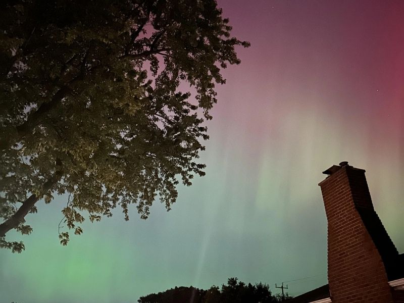 Reddit User Captures Rare Northern Lights Over Detroit