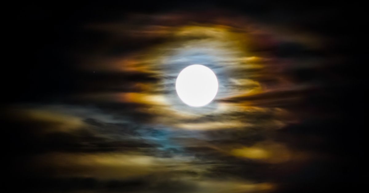 Witness the Hunter’s Moon Tonight in Detroit: October’s Spectacular Full Moon