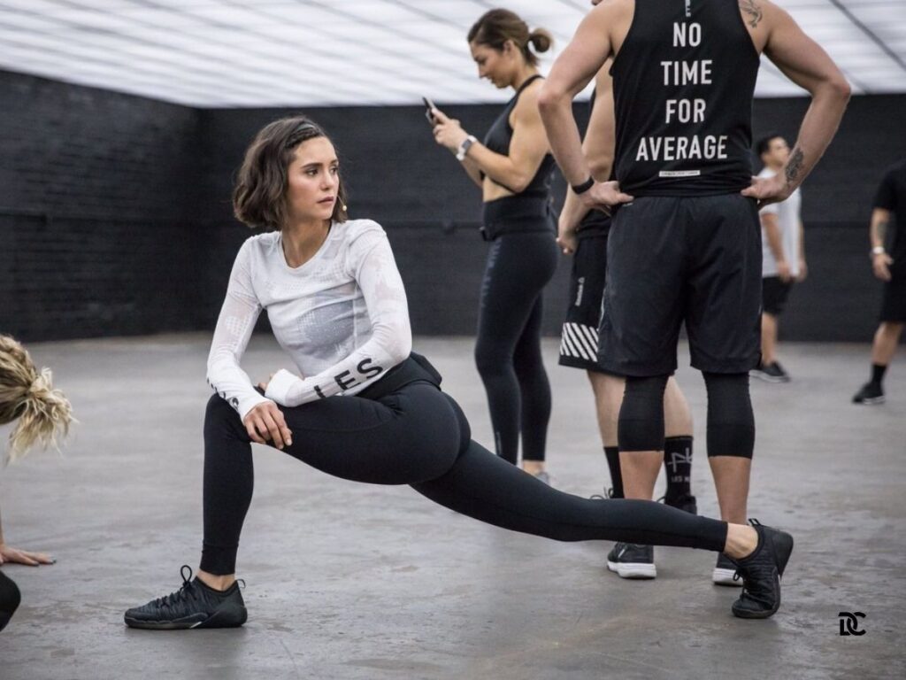 Nina Dobrev  fitness & workout