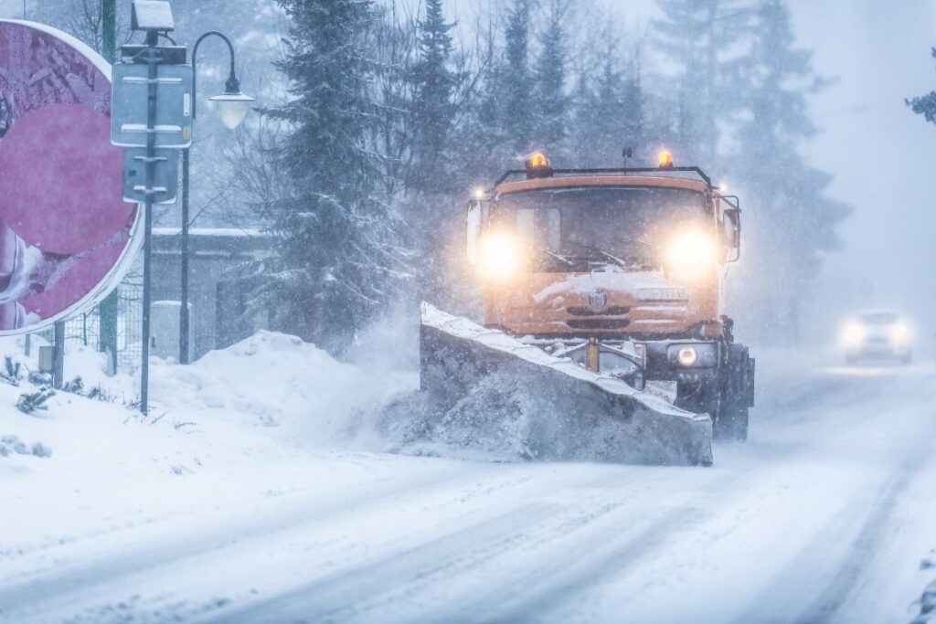 Whiteout conditions in Metro Detroit caused freeway closures and dangerous driving