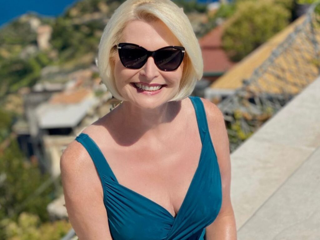 Callista Gingrich measurements, she is 5 feet 6 inches (168 cm) tall