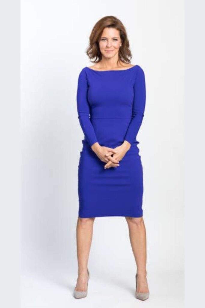 Stephanie Ruhle measurements, her height is 5 feet 5 inches (165 cm)