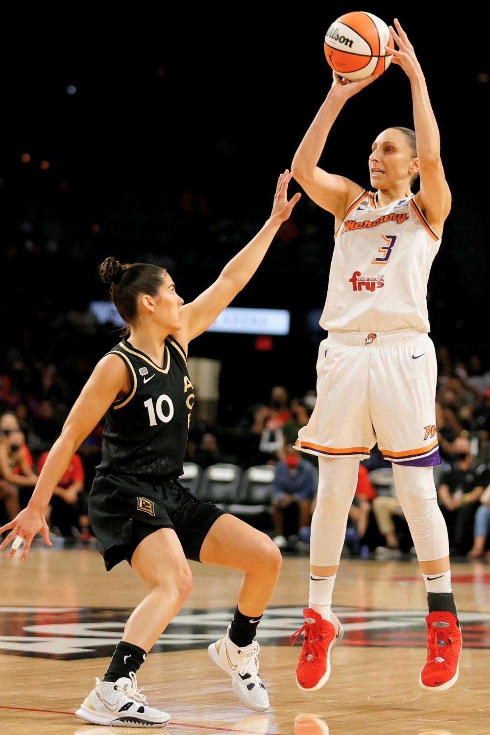 Diana Taurasi: A Towering Figure at 6’0” (183 cm)