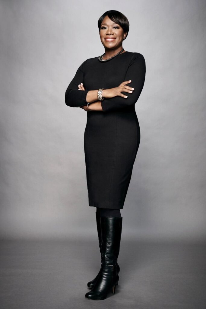 Joy Reid stands at 5 feet 5 inches (165 cm) tall